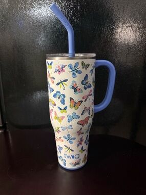 Swig 40oz Butterfly Insulated Tumbler with Handle - Pastel Blue Accents
